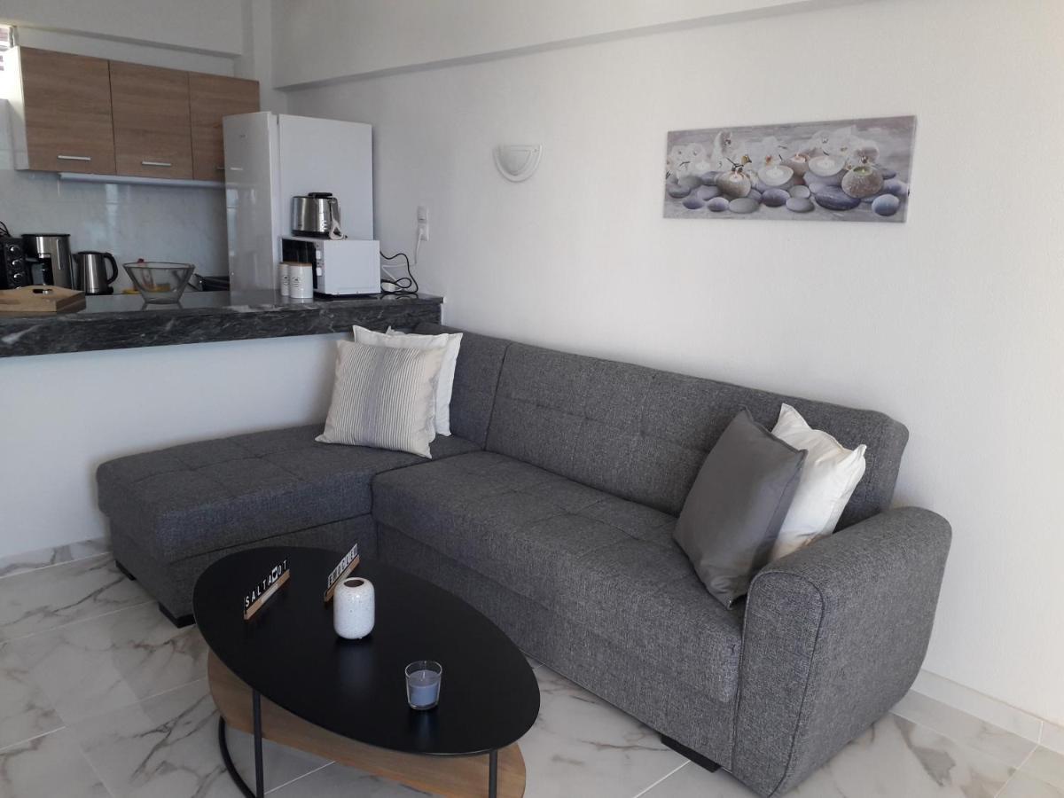 Atlas Apartment With Private Beach And Seaview Loutráki Exterior foto