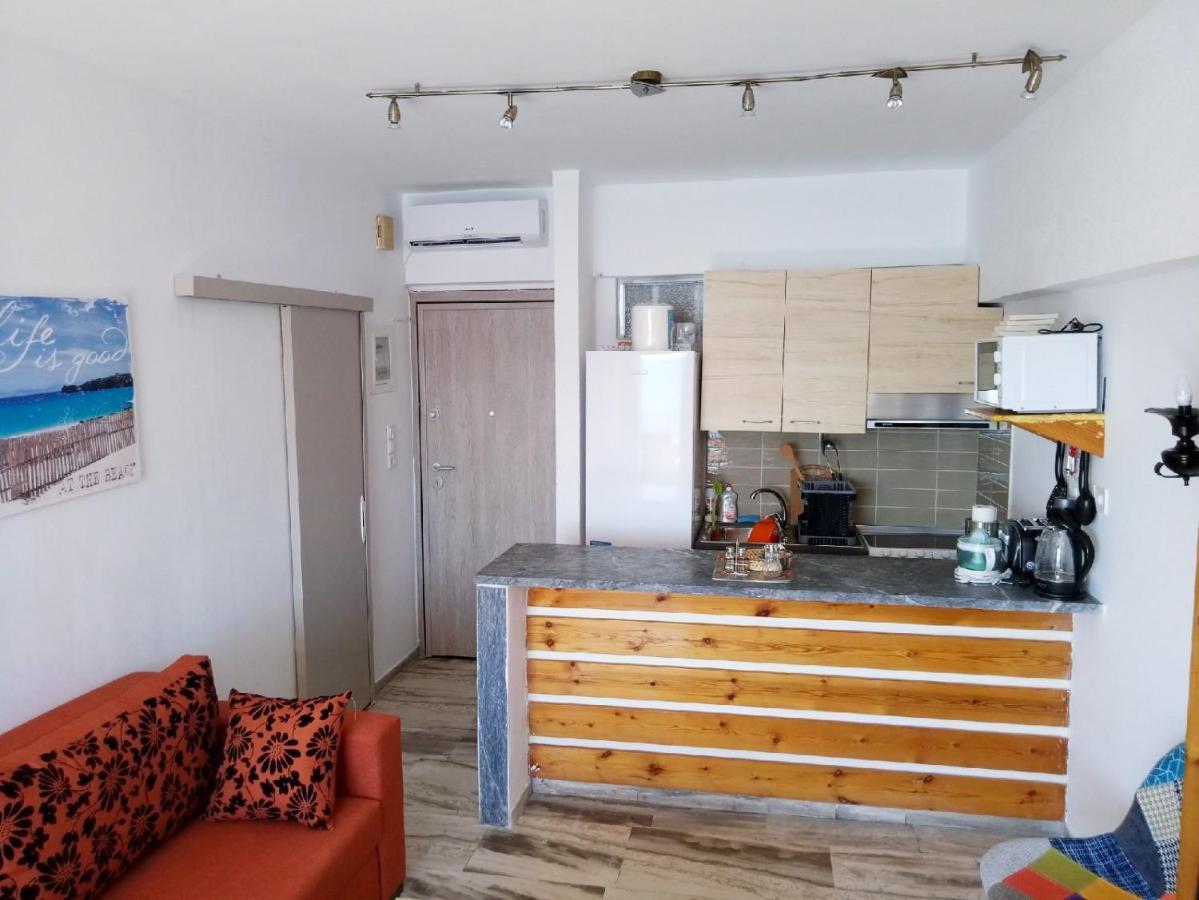 Atlas Apartment With Private Beach And Seaview Loutráki Exterior foto