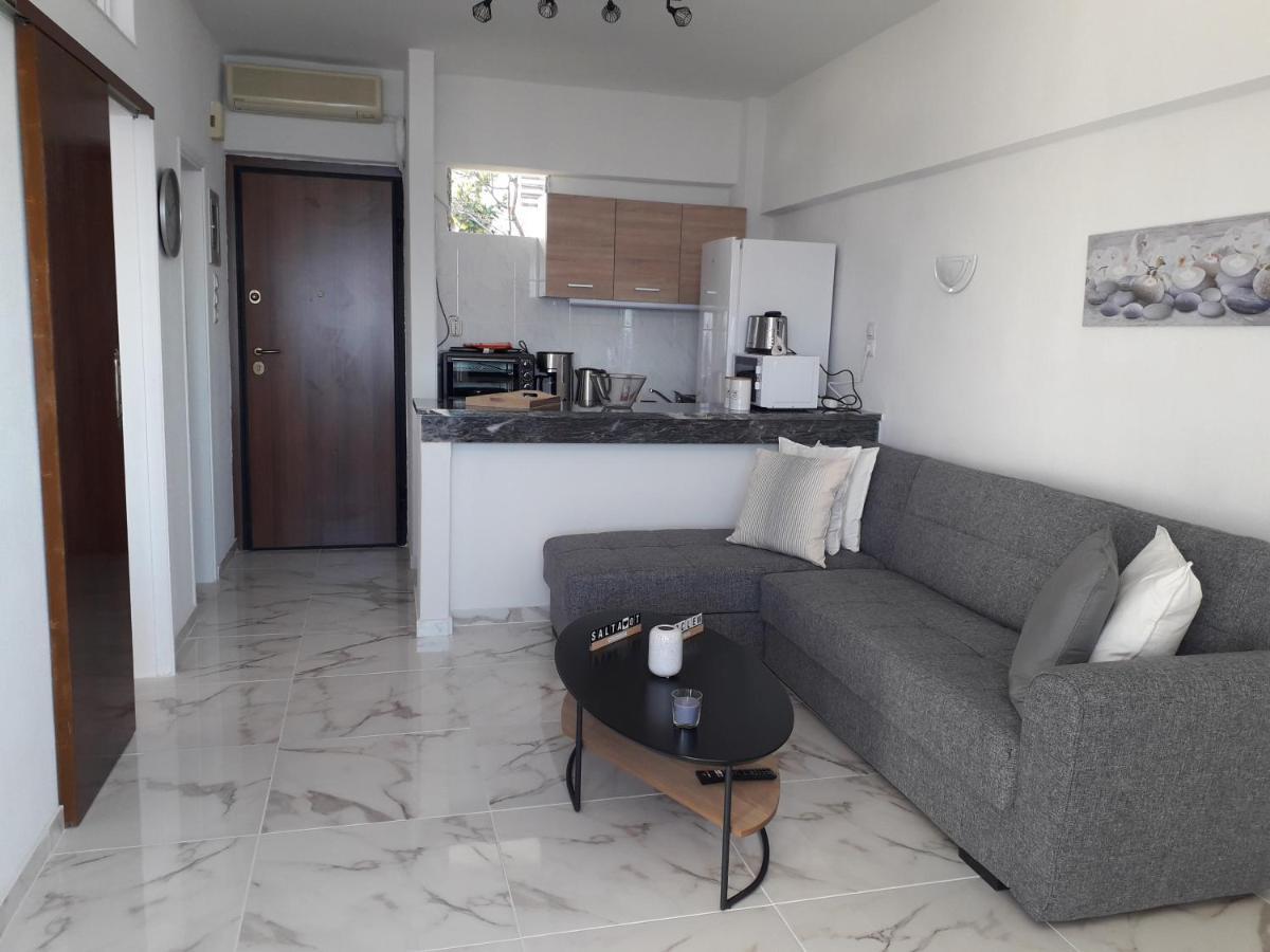 Atlas Apartment With Private Beach And Seaview Loutráki Exterior foto
