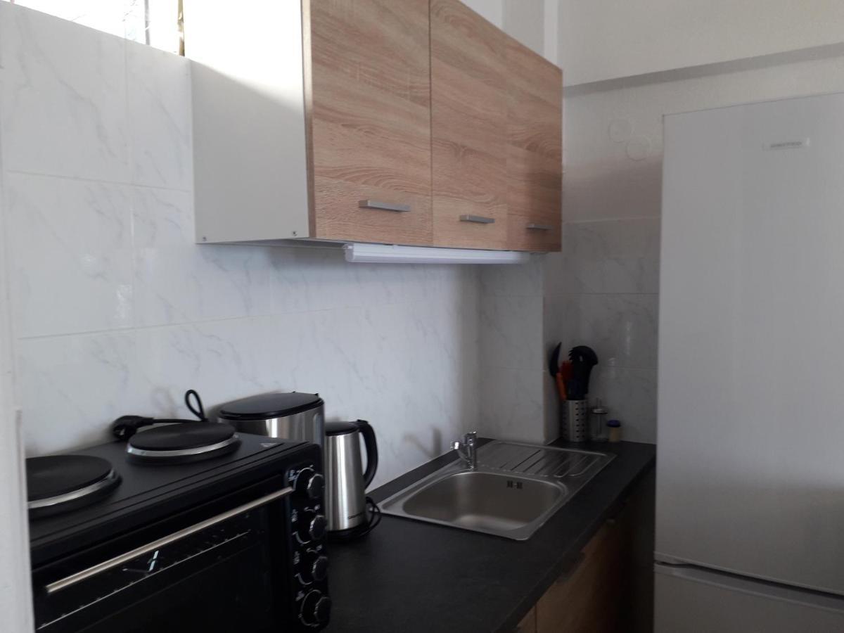 Atlas Apartment With Private Beach And Seaview Loutráki Exterior foto